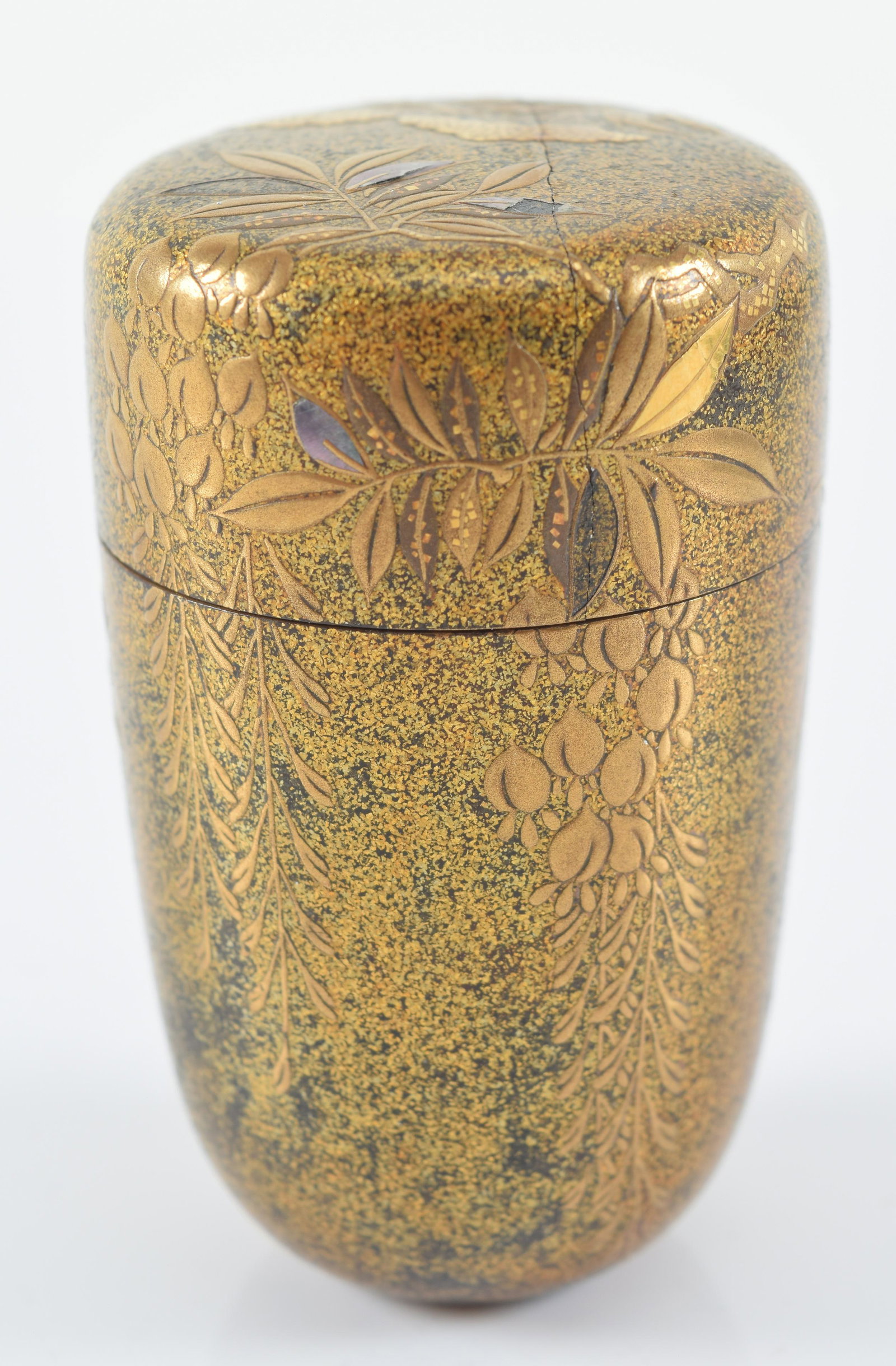 Gold lacquer tea caddy. Japan. 18th century. Provenance: From the collection of Donald Snow. (1 of 4)