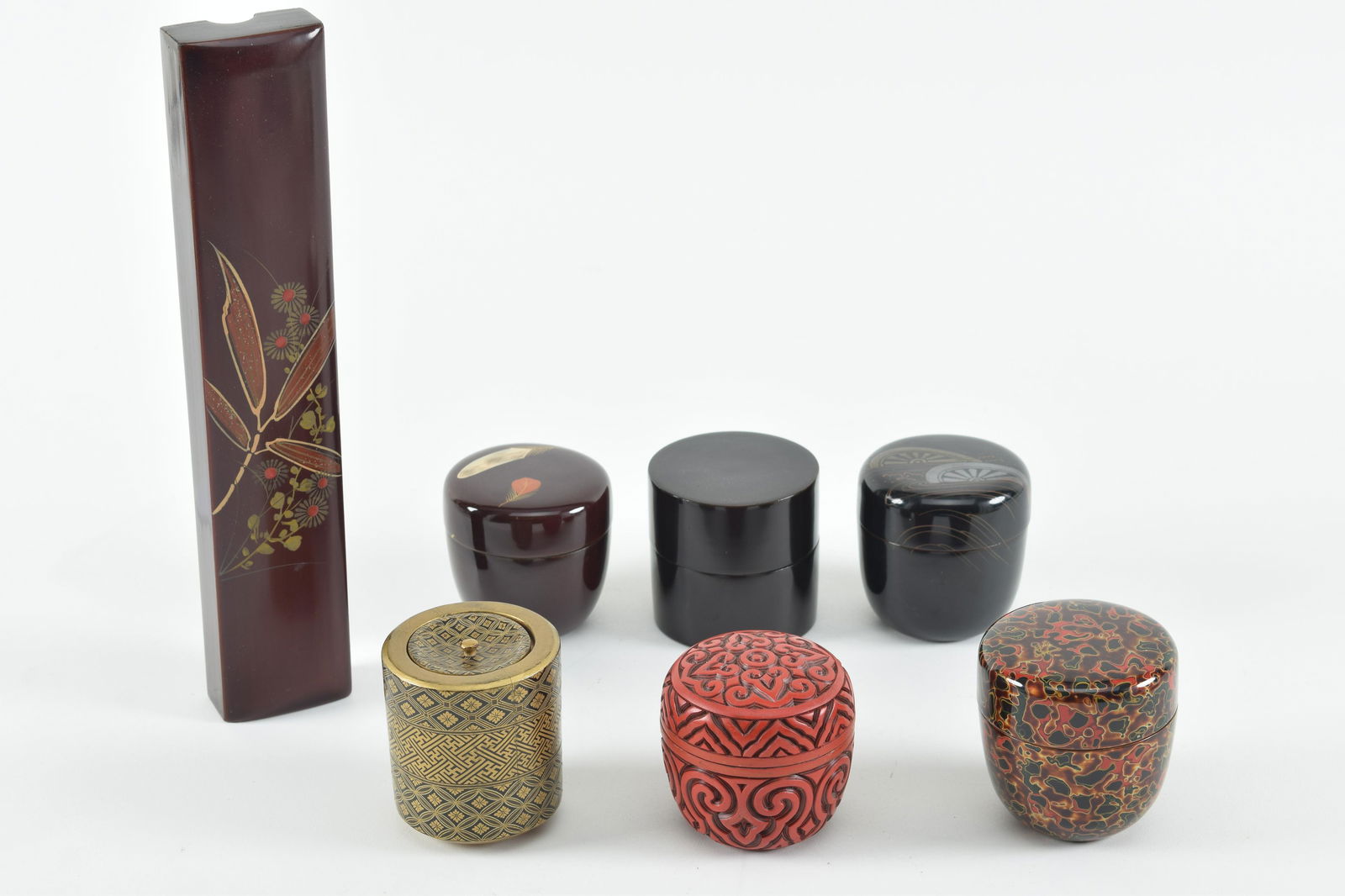 Lot of 7 lacquer work items, Japan 19th/20th Century. (1 of 6)