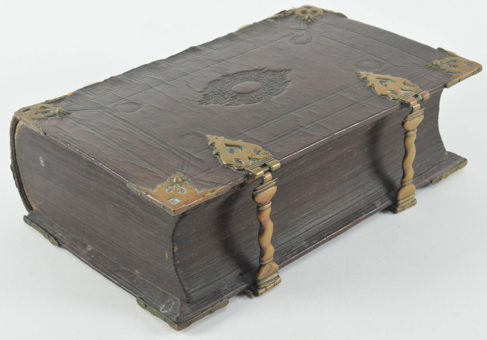 Large 1719 Dutch bible published by Pieter Keur, Amsterdam. Illustrated with numerous engravings of (1 of 9)