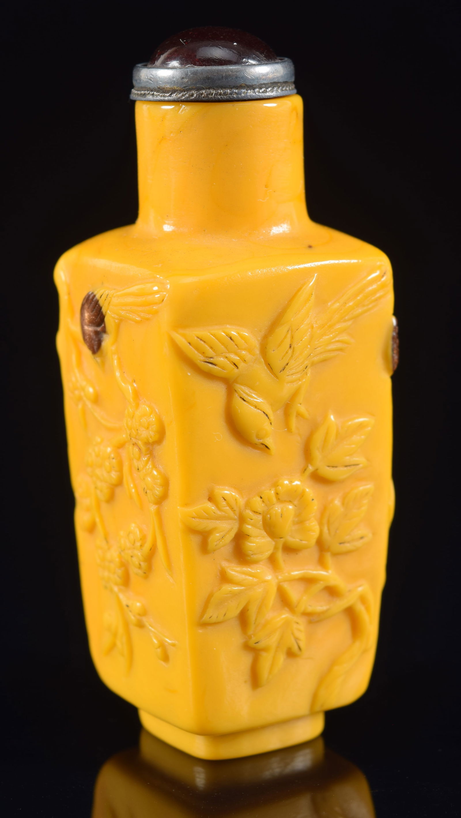 2-color glass snuff bottle. China. 19th century. Square form. Yellow glass with amber markings. (1 of 6)