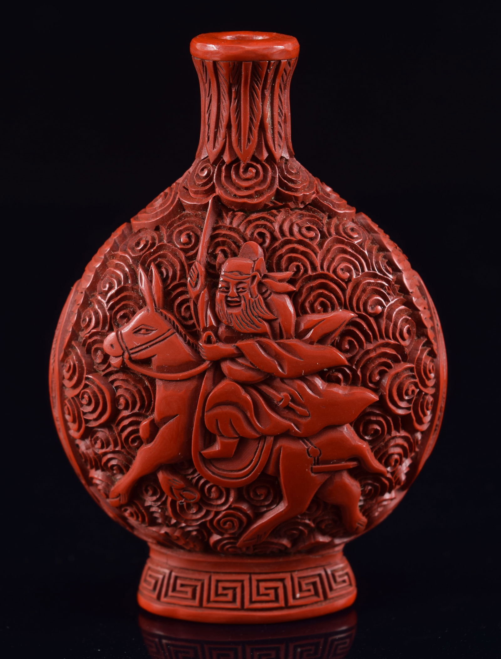 Cinnabar snuff bottle. China. 18th century. Scene of the rescue of Liu Pang's wife. Finely carved. (1 of 6)