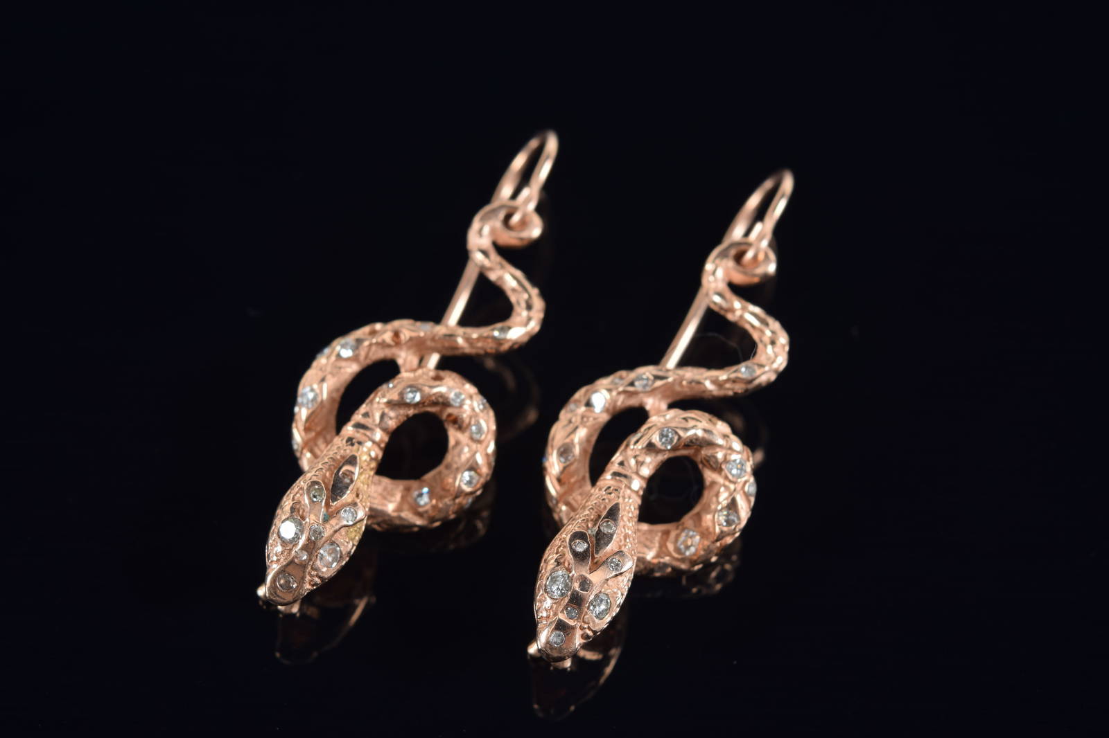 18k Gold Snake Earrings. Scattered Diamonds In Eyes And Bodies. 10.5