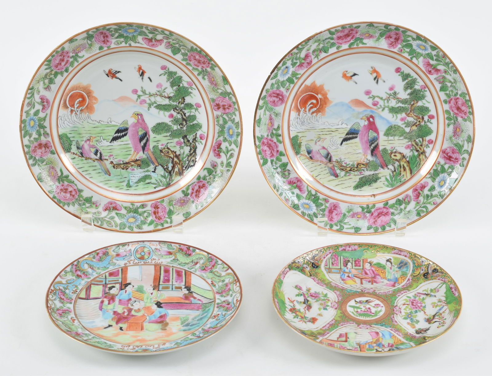 [4] Chinese export porcelain plates in famille rose patterns, 19th Century. To include a pair with (1 of 6)
