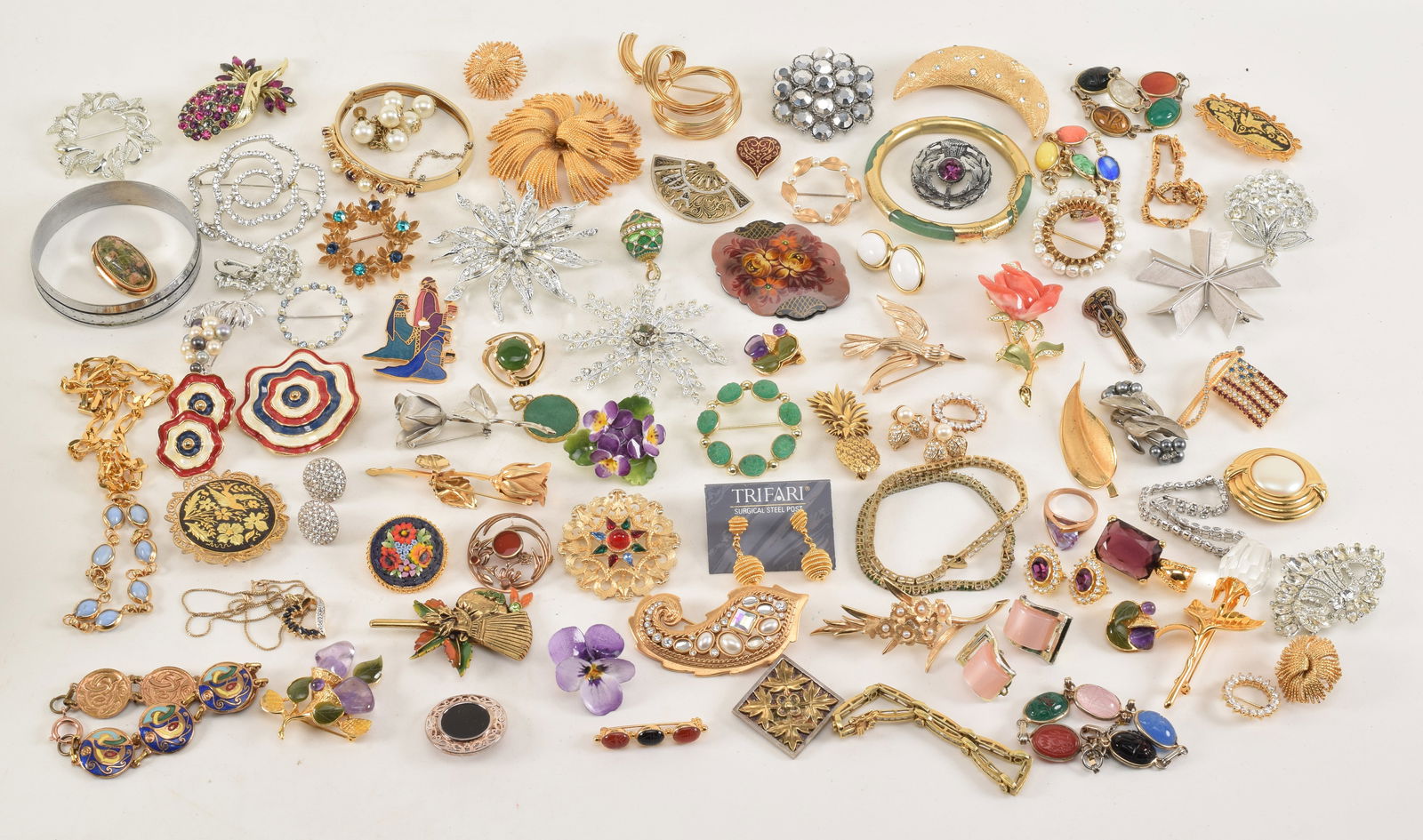 Large lot of contemporary costume jewelry. Some set with stones, enamel decoration, mosaic, etc. (1 of 5)