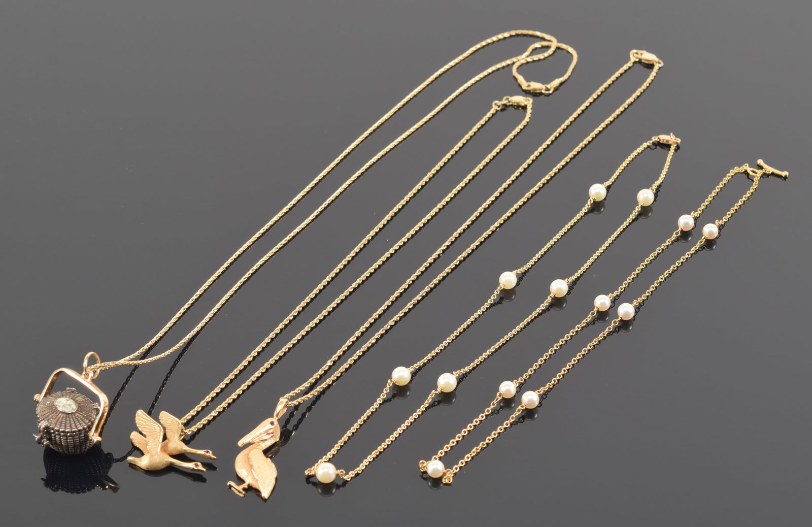 [5] gold bracelets including Tiffany & Co. 1) Elsa Peretti for Tiffany & Co. 18K gold chain and (1 of 5)