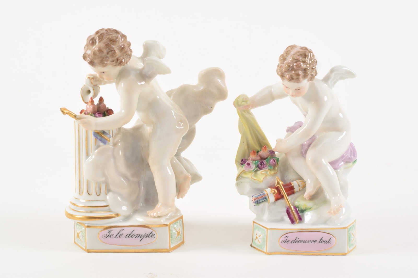 2 19th century Meissen cherub figurines. "Te le dompte" and "Te decourre tout". Arrows and flowers. (1 of 7)