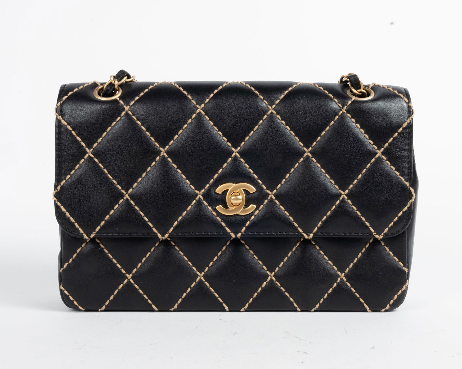 Chanel Wild Stitch Calfskin Quilted bag in black. Leather and chain link handle. CC metal logo (1 of 6)