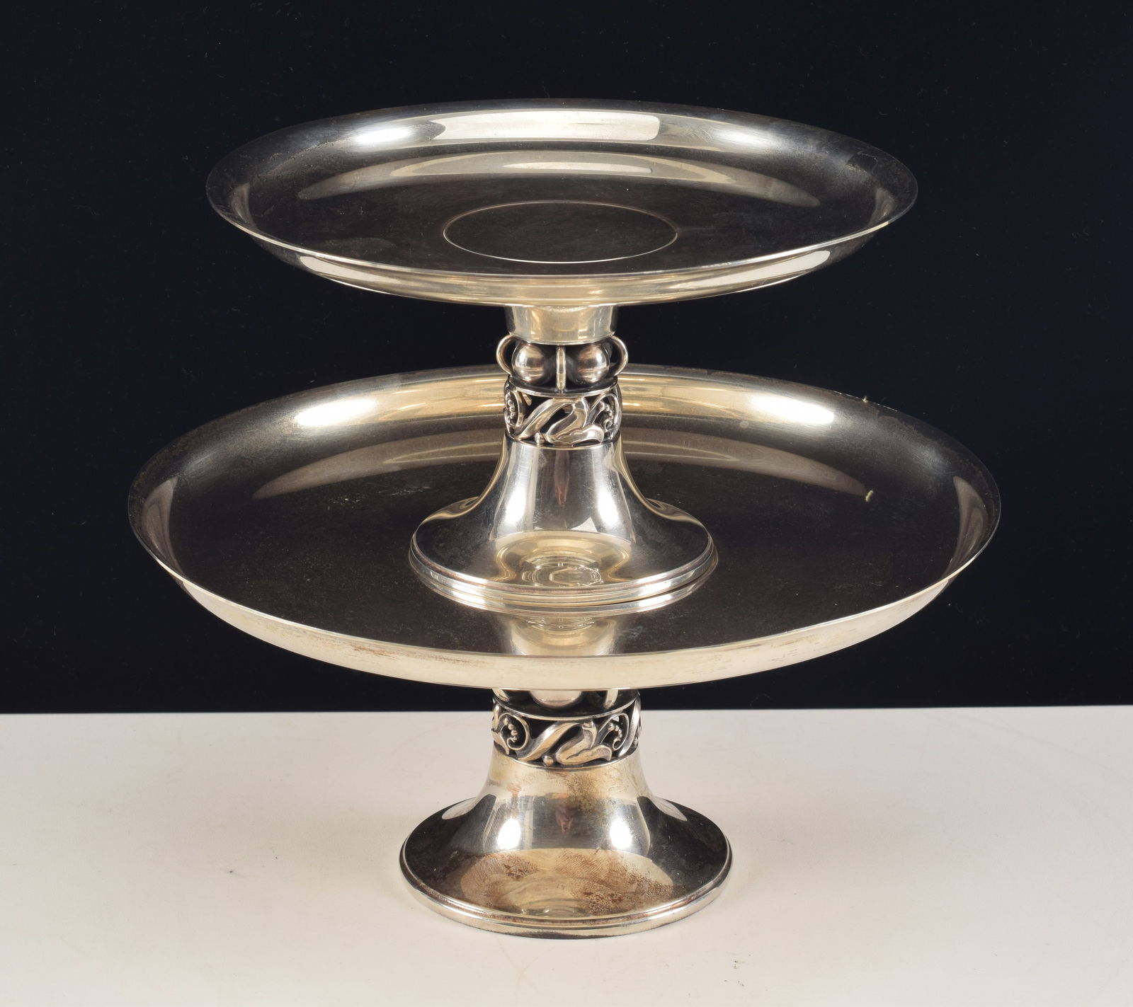 Pair of La Paglia designed International sterling silver tiered stackable tazza. The flared foot (1 of 5)