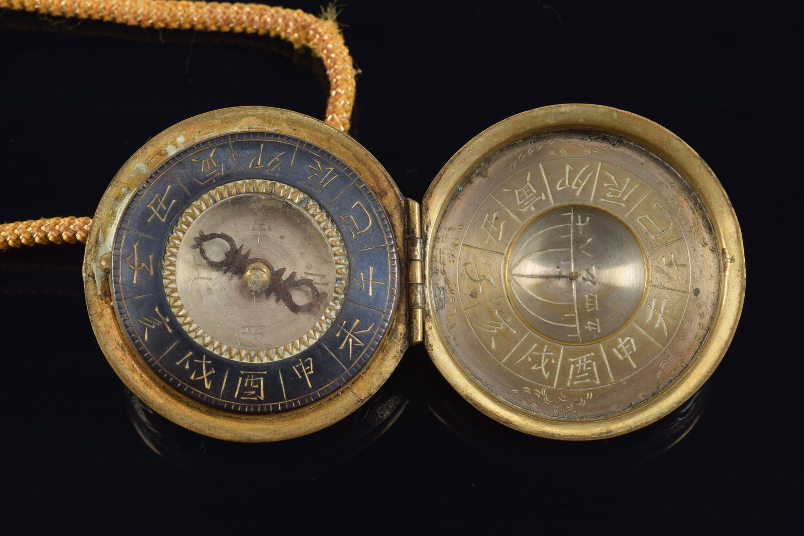 19th century fine quality silver and paktong Chinese compass. Relief silver dragon and cloud (1 of 3)