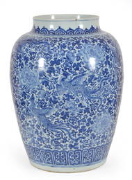 Large Chinese Kangxi blue and white porcelain jar/vase. Allover phoenix and floral decoration. 2