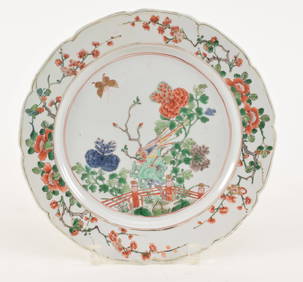 Porcelain plate. China. 17th/18th century, Kang Hsi period. Large famille verte decorated plate with (1 of 7)