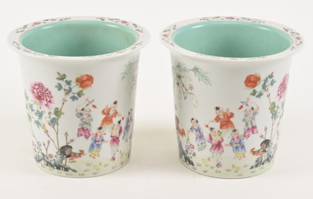 Pair of porcelain planters. China. Kuang Hsu mark (1875-1908) and probably of the period. Bucket