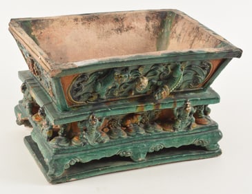 Pottery basin. China. Ming period (1368-1644). Sancai ware. Floral decoration for a buddhist altar.