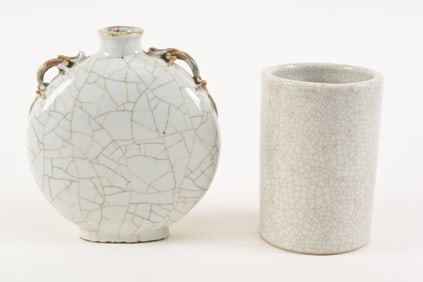 Chinese crackle glaze pilgrim bottle. 19th century. Together with a crackle glaze brush pot. Both