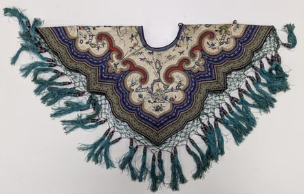 Embroidered collar with tassels. China. 19th century.