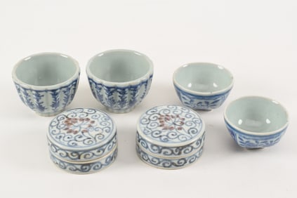 Group of Chinese blue and white articles. 18th/19th century. To include a pair of straight-sided ink