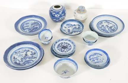 Lot of approx. 22 Canton Chinese export porcelains. 19th century. To include: 2 ginger jars, 16