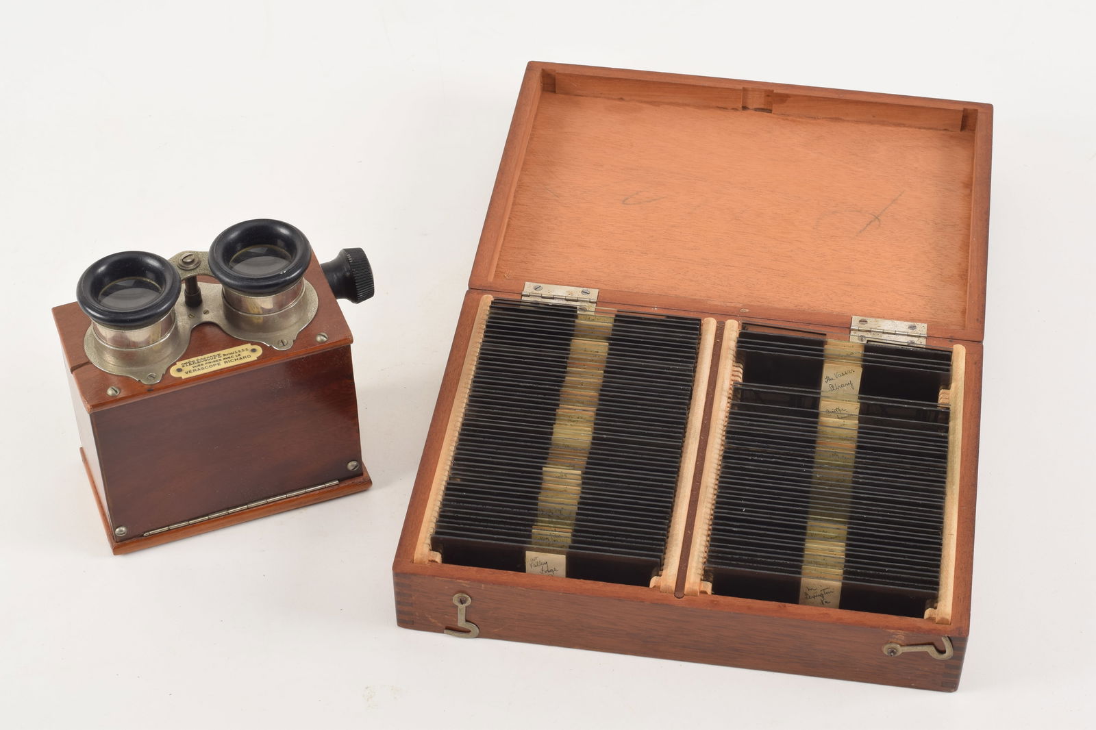 Jules Richard Verascope Stereoscope with a cased set of slides, early 20th Century. (1 of 8)