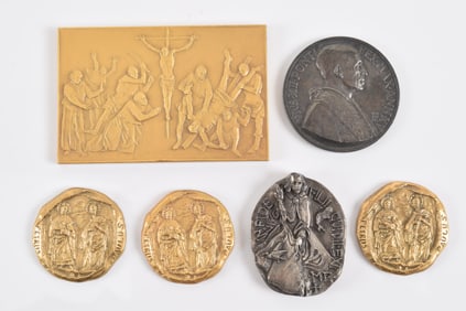 Lot of medals and plaques. 1) Silver Vatican Pope medal. 2) 3 Petrus Paulus medals. Bronze. 3)