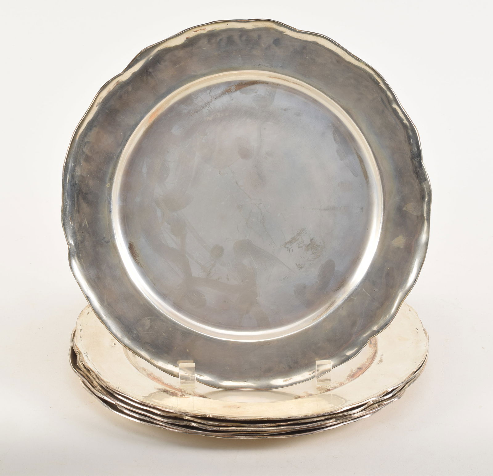 Welsch Peruvian silver set of (6) dinner plates, hand hammered and with a shaped edge. Marked on (1 of 9)