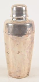 Tiffany & Co sterling silver cocktail shaker, 1 pint, 23248. 13.7 ozt. Height 7.5 in