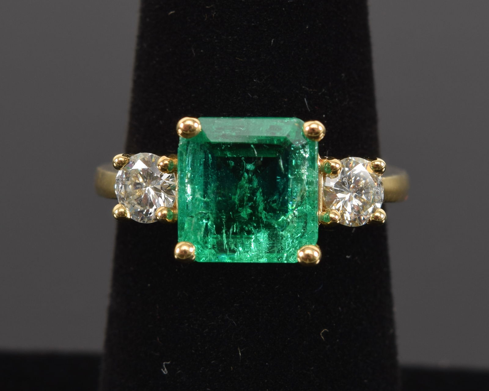 18K gold 2.51 CT emerald and diamond ring. Square cut natural emerald measuring 8.49 x 8.76 x (1 of 9)