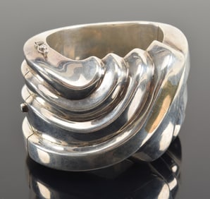 Bayanihan sterling silver large modern design cuff bracelet. Opening approx 2.3 x 1.75in. Overall:
