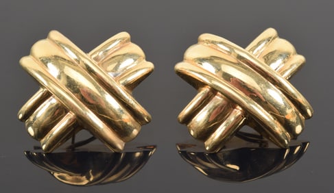 14K gold X-form earrings. 1.25in wide. 12.6 grams. Marked CIG 14KT.