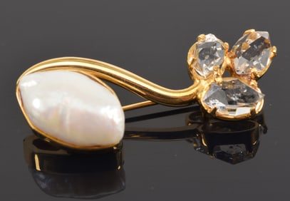 14K gold rock crystal and pearl pin. 3 faceted oval rock crystal stones. Unmarked but tests as 14K.