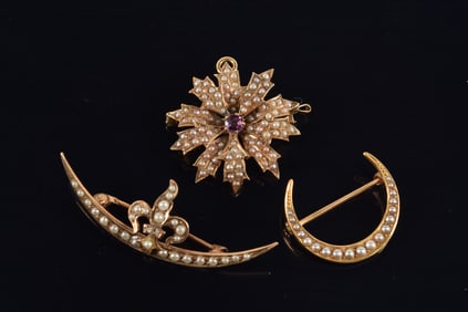 Lot of Edwardian gold and seed pearl mounted jewelry. To include: 1) 14K floral form pin-pendant