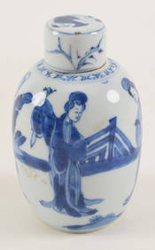 Chinese Kangxi period blue and white porcelain tea caddy with long eliza decoration. Leaf mark on (1 of 6)
