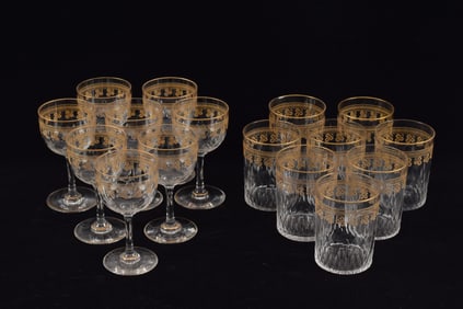 French cut and gilt stemware, a set of 8 tumblers and 8 cordials, 19th Century.