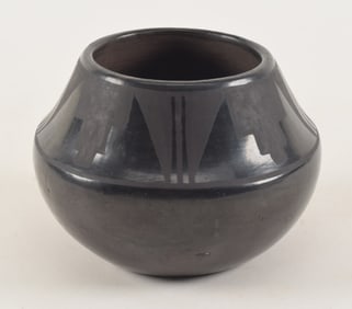 Lupita Martinez blackware pot with geometric design, San Ildefonso Pueblo. Signed on base. 5in