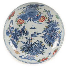 Porcelain bowl. China. Ming period, late 16th century. Wu Tsai decoration of flowers and