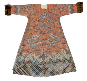Imperial robe. China. 18th/19th century. Gauze weave embroidered with dragons and auspicious emblems