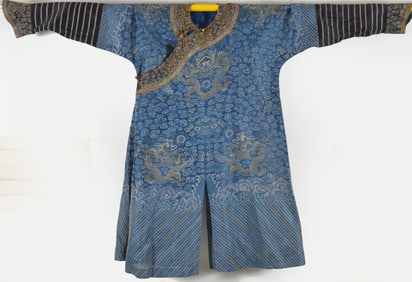Dragon robe. China. Early 20th century. Gauze weave.