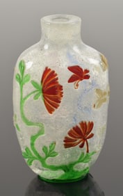 Cameo glass snuff bottle. China. 19th century. Su chou school. Surface with butterflies and flowers.