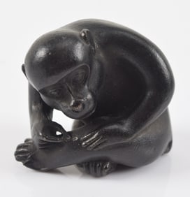 Bronze study of a monkey. Japan. Meiji period (1868-1912). Signed. 1.5in high.