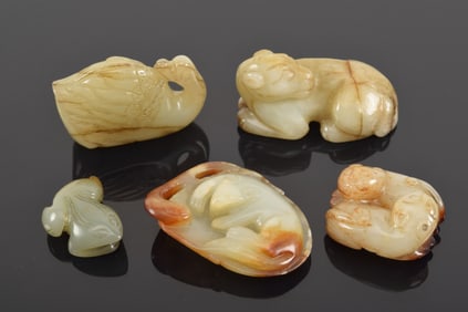5 hardstone carvings. China. 19th/20th century. Each about 2in.