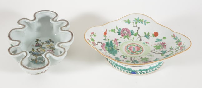 2 Chinese porcelain dishes. 19th/20th century. One footed with famille rose decoration of flowering