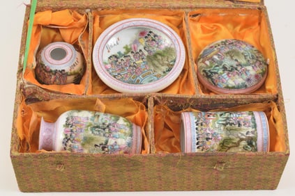 Porcelain scholars desk set. China. Ca. 1950. 5 pieces. Boxed.