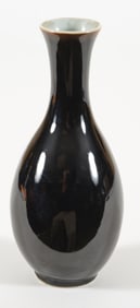 Mirror black vase. China. 19th century. 8in high.