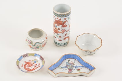 Lot of 5 porcelains. China. Late 19th/early 20th century. to include: a brush holder, shaped cup,