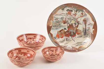 4 stoneware pieces. Japan. 19th century. Kutani ware. To include: a nesting set of bowls and a