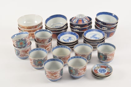 Approx. 20 pieces of Imari. Japan. 19th/early 20th century.