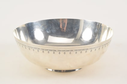 Elmore Silver Co. sterling silver reproduction Paul Revere fruit bowl with foliate chased edge.