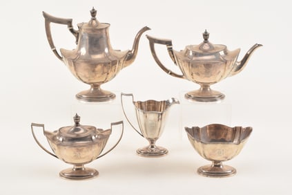 Gorham 5 piece sterling silver tea and coffee service, Plymouth pattern. To include a Coffee pot,