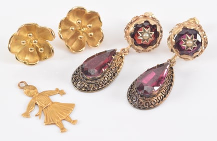 Lot of gold jewelry items. 1) Pair of 18K flower form earrings. 4.4 grams. 2) Pair of antique gold