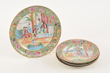 4 Chinese export plates. 19th Century. Famile rose figural decoration