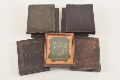 Lot of quarter plate daguerreotype and ambrotype photographs, mid 19th century. To include dags of: